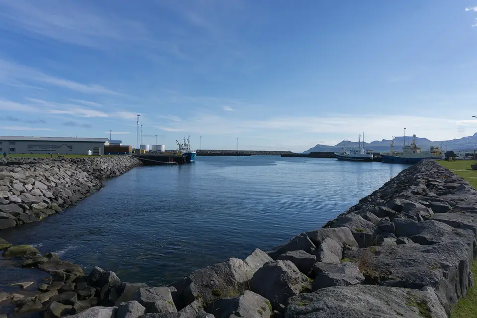 Hafen von Ólafsvík mit Fischerbooten
